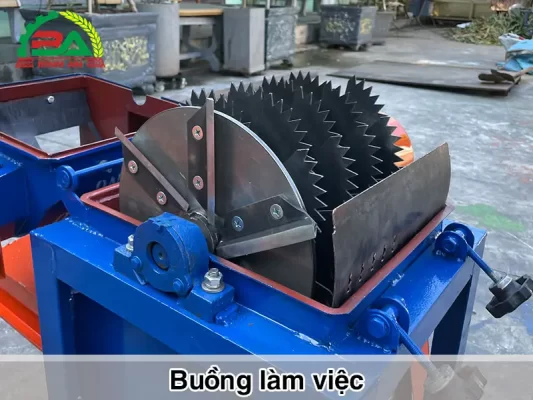 buong-lam-viec-may-bam-co-nghien-c300